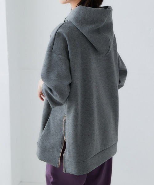 nissen(ニッセン)の「なめらかポンチ素材 サイドジップパーカー(パーカー・レディース・ブラック/モカ/グレイッシュブルー/グリーン系/チャコールグレー/グレイッシュベージュ・S/M/L/LL)」の14枚目の写真