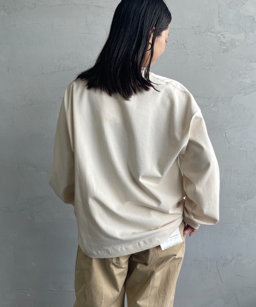 GYMPHLEX（ジムフレックス）の「[GYMPHLEX/ジムフレックス] ワンポイント刺繍ロゴ クルーネックロンT（Tシャツ/カットソー・レディース・ブラック/ダークグリーン/グレー/キナリ/ライトグレー・M/L/S）」の17枚目の写真