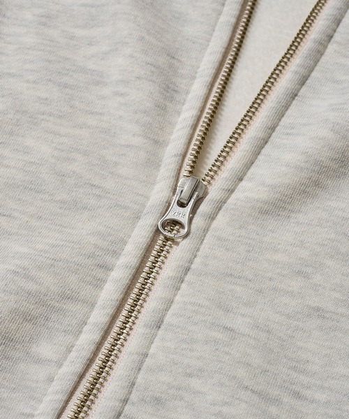 UNIVERSAL OVERALL(ユニバーサルオーバーオール)の「【UNIVERSAL OVERALL】T/C SWEAT ZIP HOODIE / 裏起毛スウェットジップアップパーカー(パーカー・メンズ・ブラック/グレー/ホワイト/オートミール/ネイビー/オレンジ・MEDIUM/LARGE/X-LARGE)」の19枚目の写真