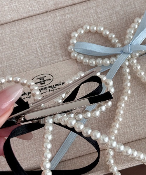VIBGYOR Women(ヴィブジョー ウィメン)の「【urge select】パール×リボン ヘアクリップ(バレッタ/ヘアクリップ・レディース・ブラック/ライトブルー・FREE)」の4枚目の写真