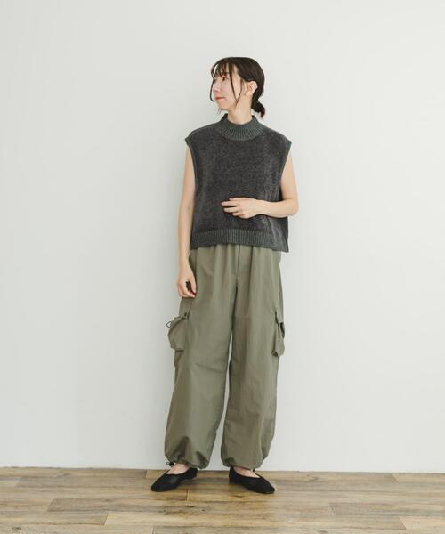 ITEMS URBANRESEARCH(アイテムズ アーバンリサーチ)の「ワイドカーゴパンツ(その他パンツ・レディース・カーキ/ブラック・FREE)」の6枚目の写真
