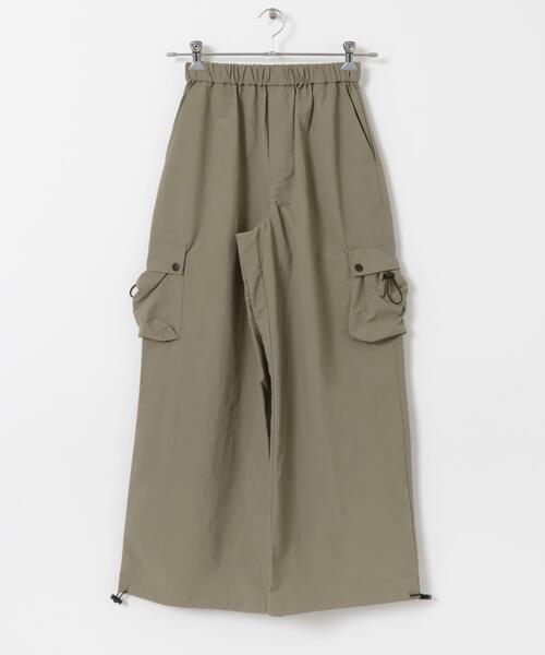 ITEMS URBANRESEARCH(アイテムズ アーバンリサーチ)の「ワイドカーゴパンツ(その他パンツ・レディース・カーキ/ブラック・FREE)」の16枚目の写真