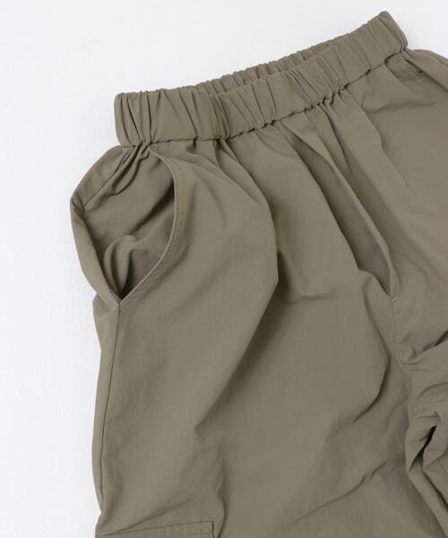 ITEMS URBANRESEARCH(アイテムズ アーバンリサーチ)の「ワイドカーゴパンツ(その他パンツ・レディース・カーキ/ブラック・FREE)」の18枚目の写真