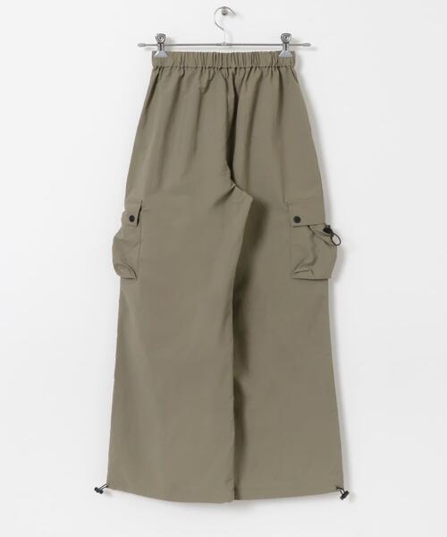 ITEMS URBANRESEARCH(アイテムズ アーバンリサーチ)の「ワイドカーゴパンツ(その他パンツ・レディース・カーキ/ブラック・FREE)」の19枚目の写真