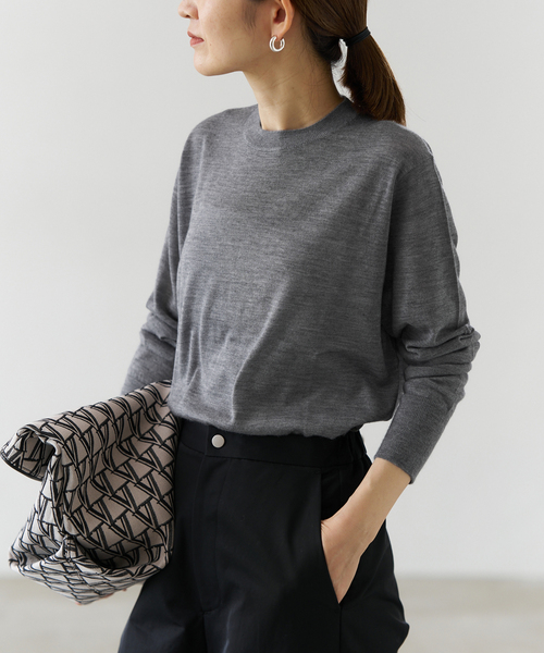 VERMEIL par iena(ヴェルメイユパーイエナ)の「Light wool クルーニット(ニット/セーター・レディース・ブラック/ラベンダー/ガンメタ/グレー・FREE)」の11枚目の写真