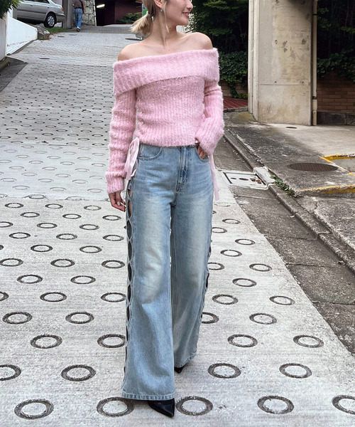 SPIRALGIRL（スパイラルガール）の「サテンリボンレースアップオフショルラメニット（ニット/セーター・レディース・ピンク/ブラック/ホワイト・FREE）」の4枚目の写真