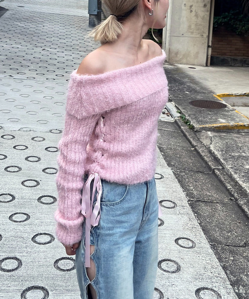 SPIRALGIRL（スパイラルガール）の「サテンリボンレースアップオフショルラメニット（ニット/セーター・レディース・ピンク/ブラック/ホワイト・FREE）」の5枚目の写真