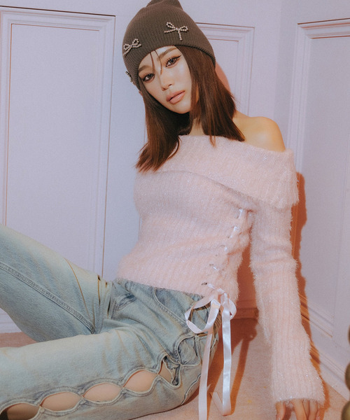 SPIRALGIRL（スパイラルガール）の「サテンリボンレースアップオフショルラメニット（ニット/セーター・レディース・ピンク/ブラック/ホワイト・FREE）」の13枚目の写真