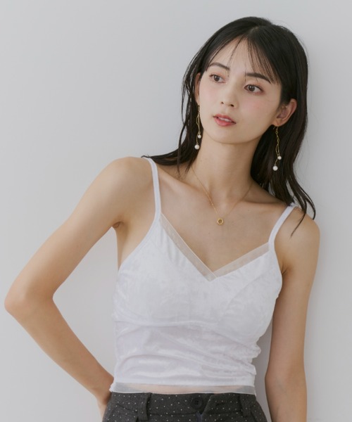 TITTY&CO.(ティティーアンドコー)の「ベロアキャミソール(カップ付き)(キャミソール・レディース・ホワイト/ベージュ/ブラック・FREE)」の6枚目の写真