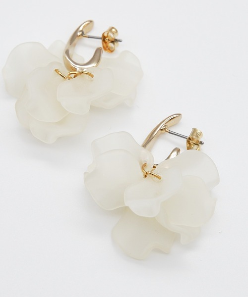 ciite'(シーテ)の「ドロップハナビラピアス (両耳用)(ピアス(両耳用)・レディース・アイボリー/ホワイト/ネイビー・FREE)」の11枚目の写真