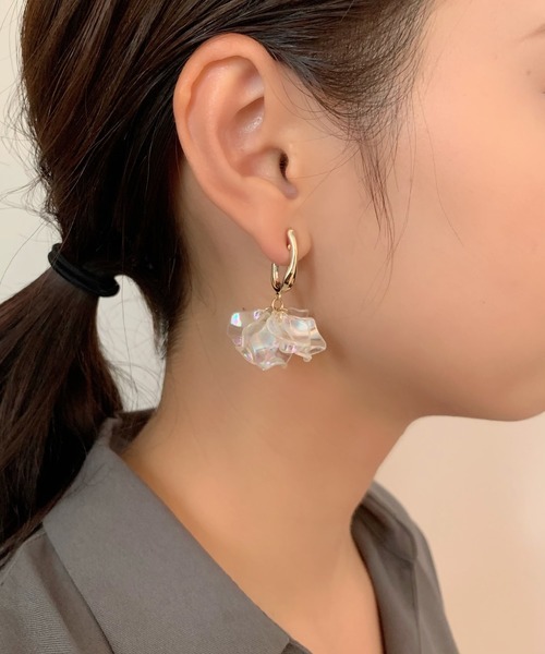 ciite'(シーテ)の「ドロップハナビラピアス (両耳用)(ピアス(両耳用)・レディース・アイボリー/ホワイト/ネイビー・FREE)」の9枚目の写真