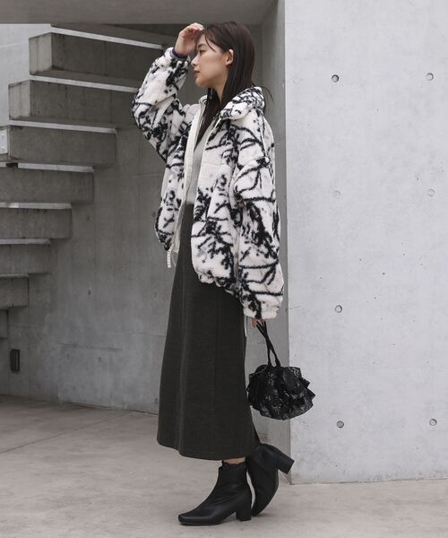 Green　Parks（グリーンパークス）の「RUPIS.ストレッチブーツ（ブーツ・レディース・アイボリー/ブラック・S/M/L）」の5枚目の写真