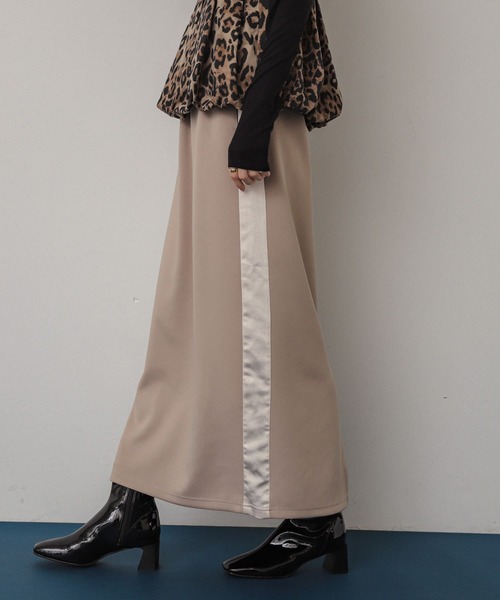 SENSE OF PLACE by URBAN RESEARCH（センスオブプレイスバイアーバンリサーチ）の「サテンキリカエラインスカート（スカート・レディース・ライトベージュ/ブラウン/ネイビー・ONE）」の14枚目の写真