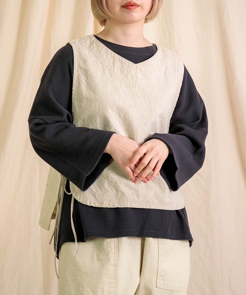 Brocante（ブロカント）の「[Brocante / ブロカント] 綿麻キャンバス リュバンジレ（ベスト・レディース・ホワイト/キャメル/ブラック/アイボリー・2）」の3枚目の写真