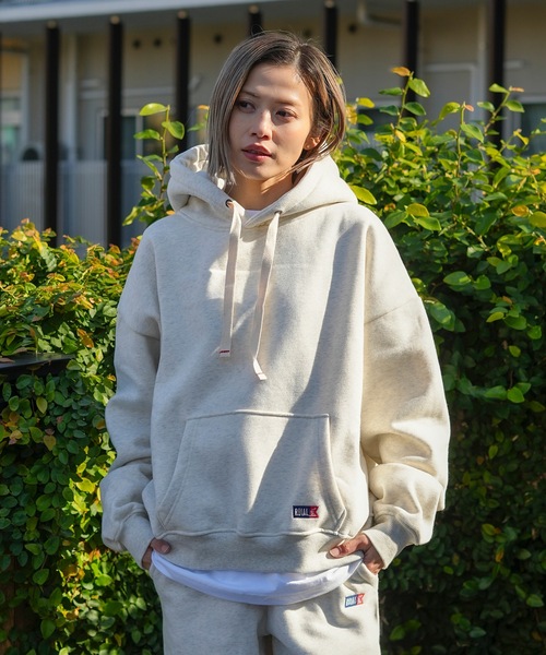 roial(ロイアル)の「CREW/ROIAL(ロイアル)リラックスサイジングワンポイントシンプルデザインプルオーバーフーディ(スウェット・レディース・オートミール/ピンク/ライトベージュ・FREE)」の21枚目の写真