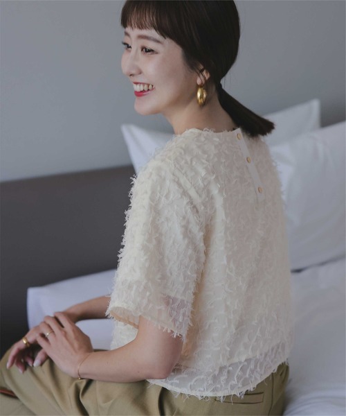 titivate（ティティベイト）の「バックゴールド釦ジャガードトップス（Tシャツ/カットソー・レディース・ブラック/アイボリー・S/L/M）」の3枚目の写真