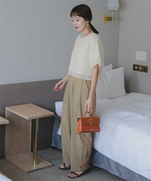 titivate（ティティベイト）の「バックゴールド釦ジャガードトップス（Tシャツ/カットソー・レディース・ブラック/アイボリー・S/L/M）」の4枚目の写真