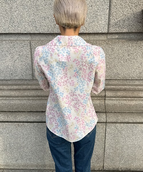 JENNE(ジェンヌ)の「JENNEオードリーフラワーブラウス(その他トップス・レディース・ホワイト/ブラック・LARGE/MEDIUM/SMALL)」の5枚目の写真