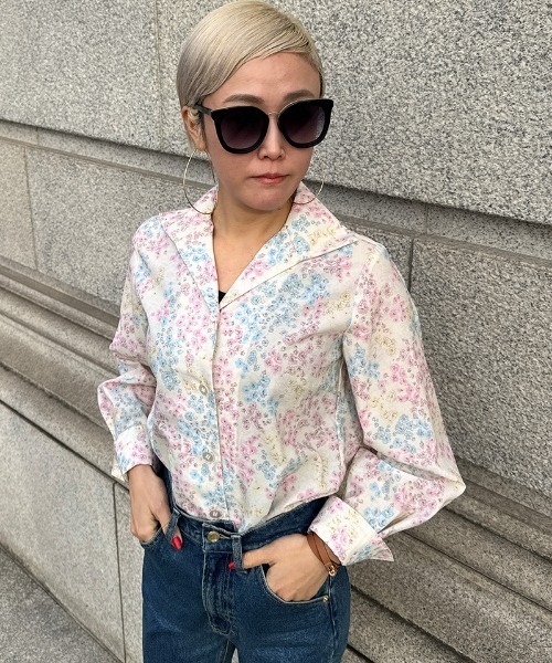 JENNE(ジェンヌ)の「JENNEオードリーフラワーブラウス(その他トップス・レディース・ホワイト/ブラック・LARGE/MEDIUM/SMALL)」の13枚目の写真