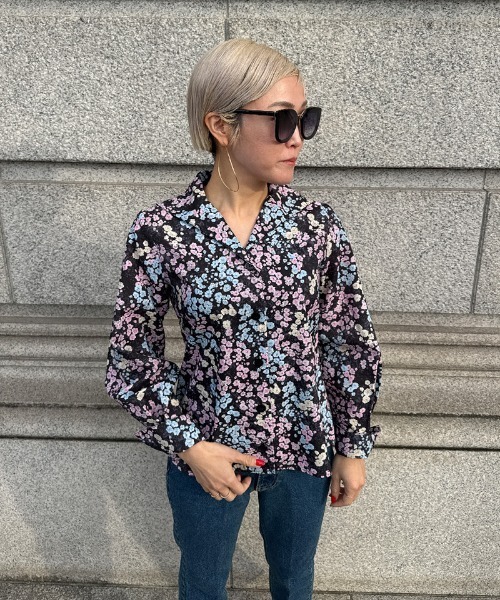 JENNE(ジェンヌ)の「JENNEオードリーフラワーブラウス(その他トップス・レディース・ホワイト/ブラック・LARGE/MEDIUM/SMALL)」の18枚目の写真