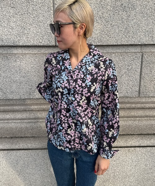 JENNE(ジェンヌ)の「JENNEオードリーフラワーブラウス(その他トップス・レディース・ホワイト/ブラック・LARGE/MEDIUM/SMALL)」の20枚目の写真