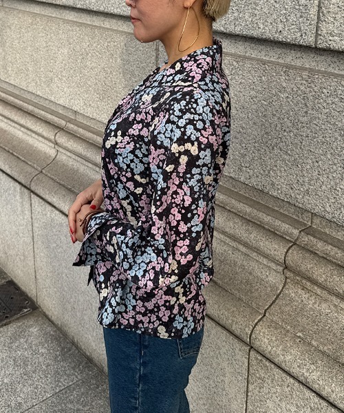 JENNE(ジェンヌ)の「JENNEオードリーフラワーブラウス(その他トップス・レディース・ホワイト/ブラック・LARGE/MEDIUM/SMALL)」の21枚目の写真