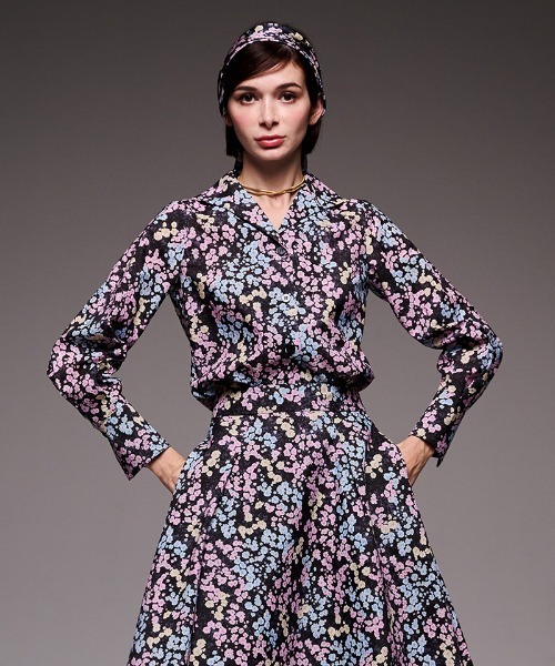 JENNE(ジェンヌ)の「JENNEオードリーフラワーブラウス(その他トップス・レディース・ホワイト/ブラック・LARGE/MEDIUM/SMALL)」の11枚目の写真
