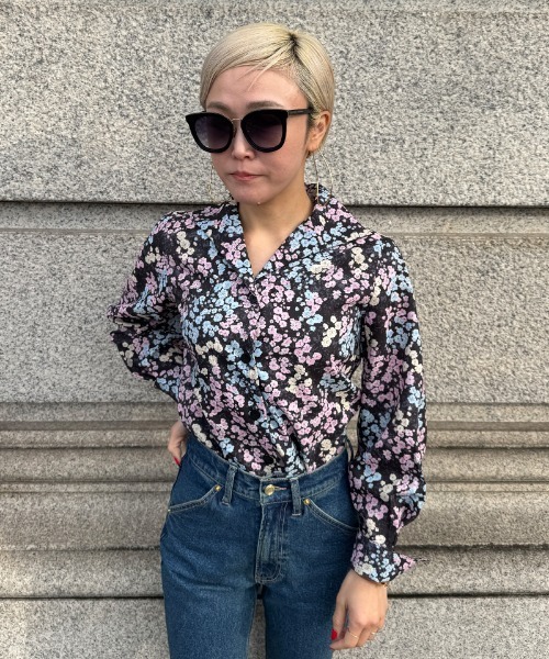 JENNE(ジェンヌ)の「JENNEオードリーフラワーブラウス(その他トップス・レディース・ホワイト/ブラック・LARGE/MEDIUM/SMALL)」の22枚目の写真