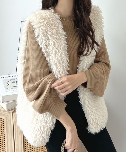 Futier land（フューティアランド）の「1枚主役モテかわ映え。ボートネックバルーン袖ニットプルオーバー（ニット/セーター・レディース・アイボリー/レッド/グリーン/杢グレー/グレイッシュベージュ/ブラック・FREE/LARGE/X-LARGE）」の5枚目の写真