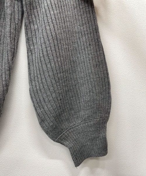 Futier land（フューティアランド）の「1枚主役モテかわ映え。ボートネックバルーン袖ニットプルオーバー（ニット/セーター・レディース・アイボリー/レッド/グリーン/杢グレー/グレイッシュベージュ/ブラック・FREE/LARGE/X-LARGE）」の22枚目の写真