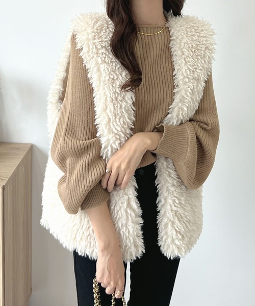 Futier land（フューティアランド）の「1枚主役モテかわ映え。ボートネックバルーン袖ニットプルオーバー（ニット/セーター・レディース・アイボリー/レッド/グリーン/杢グレー/グレイッシュベージュ/ブラック・FREE/LARGE/X-LARGE）」の7枚目の写真