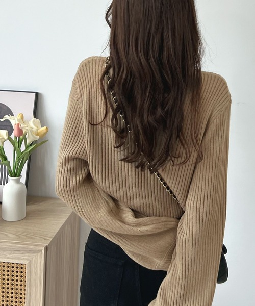 Futier land（フューティアランド）の「1枚主役モテかわ映え。ボートネックバルーン袖ニットプルオーバー（ニット/セーター・レディース・アイボリー/レッド/グリーン/杢グレー/グレイッシュベージュ/ブラック・FREE/LARGE/X-LARGE）」の11枚目の写真