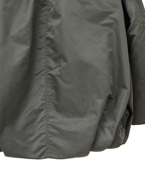 CLANE（クラネ）の「BALLOON DESIGN HOODED N3B（モッズコート・レディース・カーキ・2/1）」の16枚目の写真