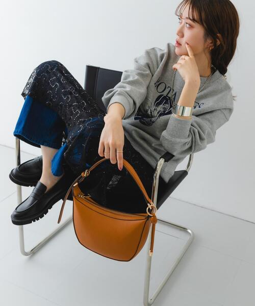 RODE SKO（ロデスコ）の「ワンハンドルムーンバッグ（ハンドバッグ・レディース・キャメル/ライトベージュ・ONE）」の4枚目の写真