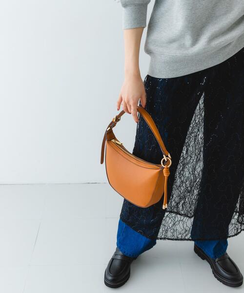 RODE SKO（ロデスコ）の「ワンハンドルムーンバッグ（ハンドバッグ・レディース・キャメル/ライトベージュ・ONE）」の10枚目の写真