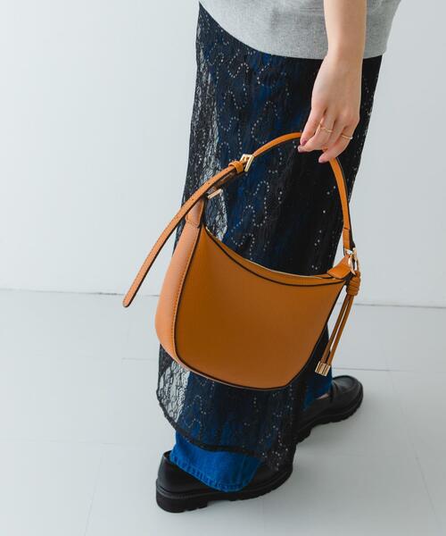 RODE SKO（ロデスコ）の「ワンハンドルムーンバッグ（ハンドバッグ・レディース・キャメル/ライトベージュ・ONE）」の11枚目の写真