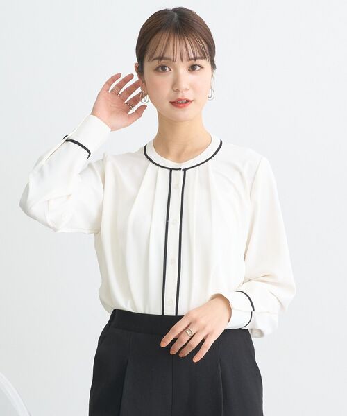 earth music&ecology（アースミュージックアンドエコロジー）の「バイカラータックブラウス（シャツ/ブラウス・レディース・オフホワイト/ネイビー/グレー/ピンクベージュ・FREE）」の12枚目の写真