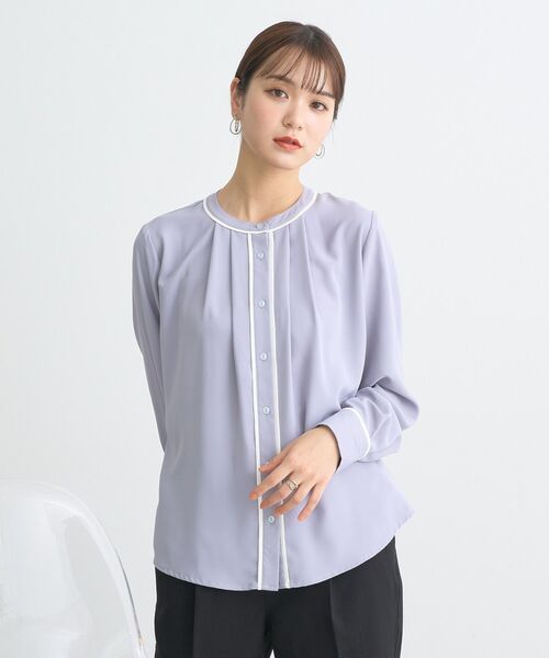 earth music&ecology（アースミュージックアンドエコロジー）の「バイカラータックブラウス（シャツ/ブラウス・レディース・オフホワイト/ネイビー/グレー/ピンクベージュ・FREE）」の20枚目の写真