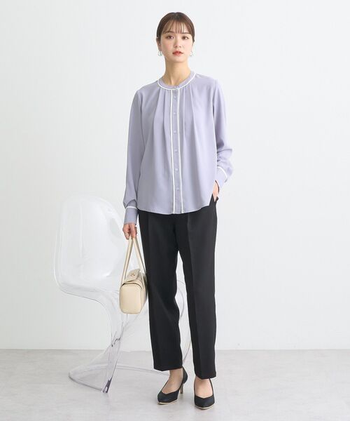 earth music&ecology（アースミュージックアンドエコロジー）の「バイカラータックブラウス（シャツ/ブラウス・レディース・オフホワイト/ネイビー/グレー/ピンクベージュ・FREE）」の22枚目の写真