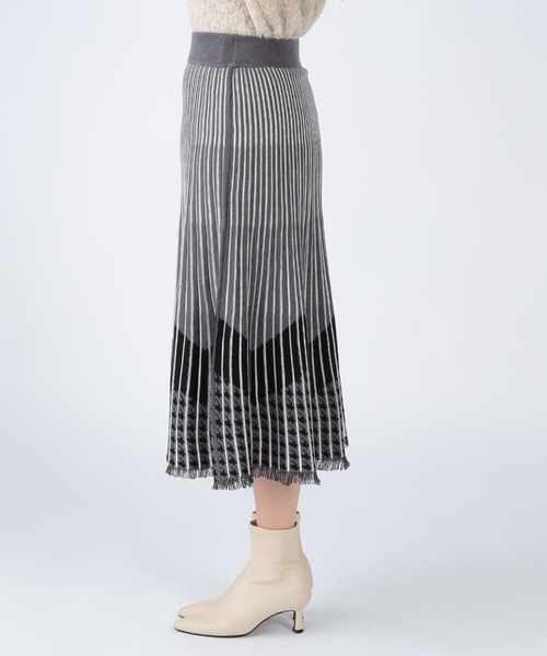 CECIL McBEE(セシルマクビー)の「プリーツジャガードスカート(スカート・レディース・チャコールグレー/アイボリー/ブラック・MEDIUM)」の8枚目の写真
