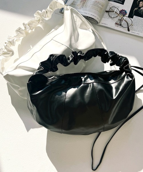 Dita Muaj.（ディータムアージュ）の「くしゅくしゅギャザーショルダー（ショルダーバッグ・レディース・ブラック/ホワイト・FREE）」の16枚目の写真