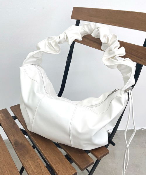 Dita Muaj.（ディータムアージュ）の「くしゅくしゅギャザーショルダー（ショルダーバッグ・レディース・ブラック/ホワイト・FREE）」の19枚目の写真