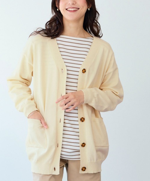 SMILE LAND（スマイルランド）の「＜大きいサイズ＞綿混Ｖネックロング丈ゆるニットカーディガン（毛玉防止・ハンガー干し可能）（カーディガン/ボレロ・レディース・ピンク系/レッド系/ロイヤルブルー/杢グレー/ミント/ブラック/オフホワイト・LL/3L/4L/5L/L）」の2枚目の写真