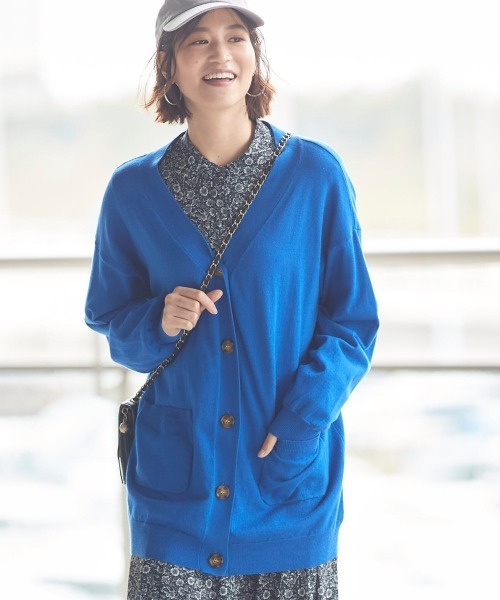 SMILE LAND（スマイルランド）の「＜大きいサイズ＞綿混Ｖネックロング丈ゆるニットカーディガン（毛玉防止・ハンガー干し可能）（カーディガン/ボレロ・レディース・ピンク系/レッド系/ロイヤルブルー/杢グレー/ミント/ブラック/オフホワイト・LL/3L/4L/5L/L）」の12枚目の写真