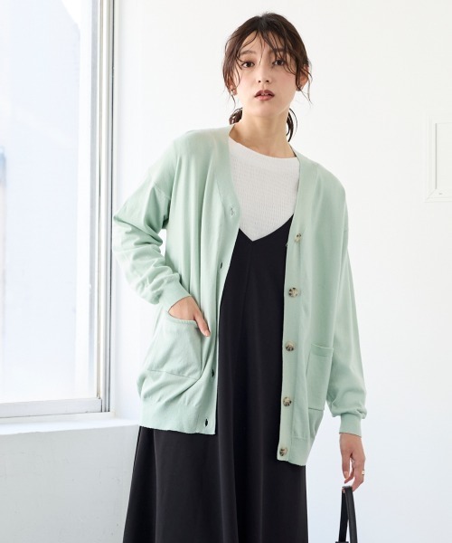 SMILE LAND（スマイルランド）の「＜大きいサイズ＞綿混Ｖネックロング丈ゆるニットカーディガン（毛玉防止・ハンガー干し可能）（カーディガン/ボレロ・レディース・ピンク系/レッド系/ロイヤルブルー/杢グレー/ミント/ブラック/オフホワイト・LL/3L/4L/5L/L）」の18枚目の写真