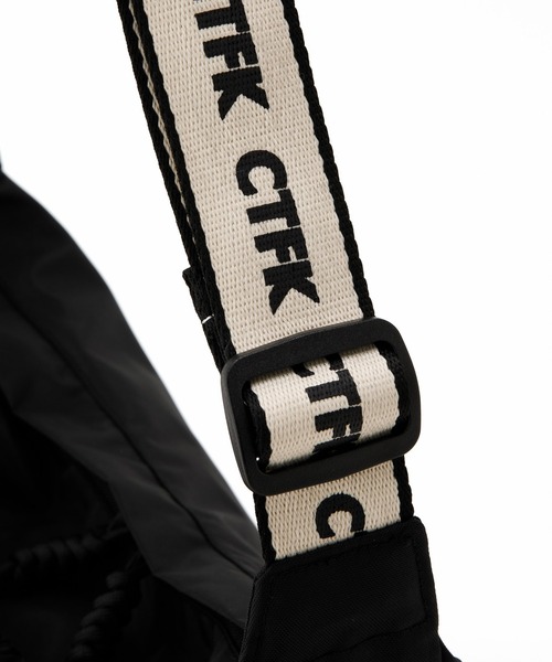 CONTROL FREAK / CTFK(コントロールフリーク)の「CONTROL FREAK / CTFK(コントロールフリーク)コンビナイロンロゴショルダー(ショルダーバッグ・レディース・カーキ/ブラック・FREE)」の19枚目の写真