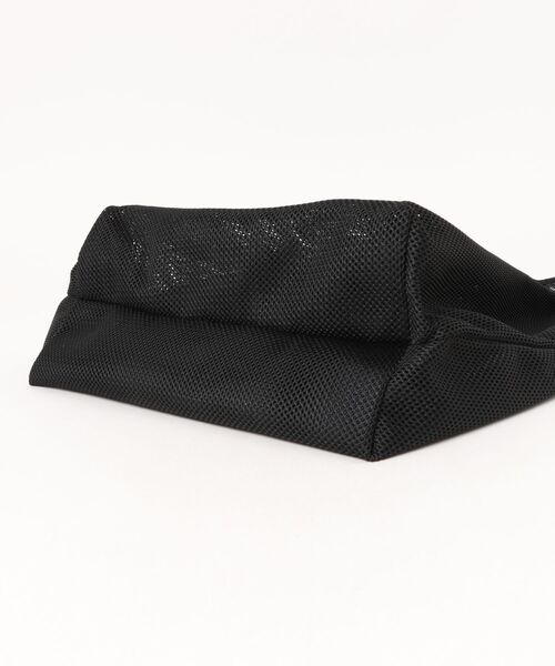 A.P.C.（アーペーセー）の「SHOPPING REBOUND（トートバッグ・メンズ・オフホワイト/ブラック・ONESIZE）」の4枚目の写真