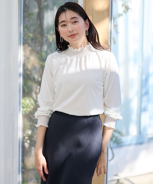 ANY（エニィ）の「シャーリングデザインプルオーバー（Tシャツ/カットソー・レディース・サックスブルー系/ホワイト系・4）」の3枚目の写真