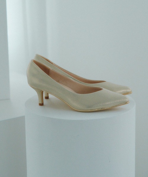 YECCA VECCA（イェッカヴェッカ）の「メタルラインパンプス（パンプス・レディース・ベージュ/ゴールド/アイボリー・22.5cm/23.5cm/24.5cm）」の3枚目の写真