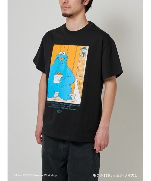 SESAME STREET（セサミストリート）の「【UNISEX】クッキーモンスター　アートTシャツ（NOM）（Tシャツ/カットソー・レディース・ブラック/グレー・MEDIUM/LARGE）」の8枚目の写真